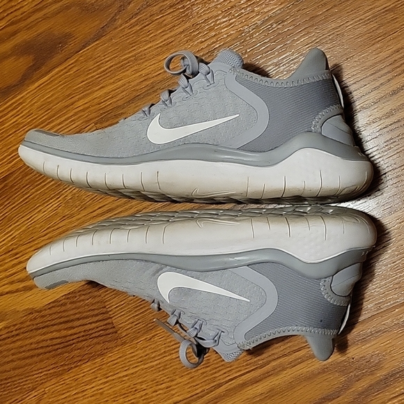 Nike running shoes - Picture 3 of 5